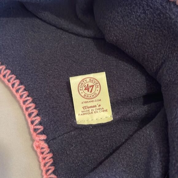 Winter Phillies hat - Picture 3 of 4